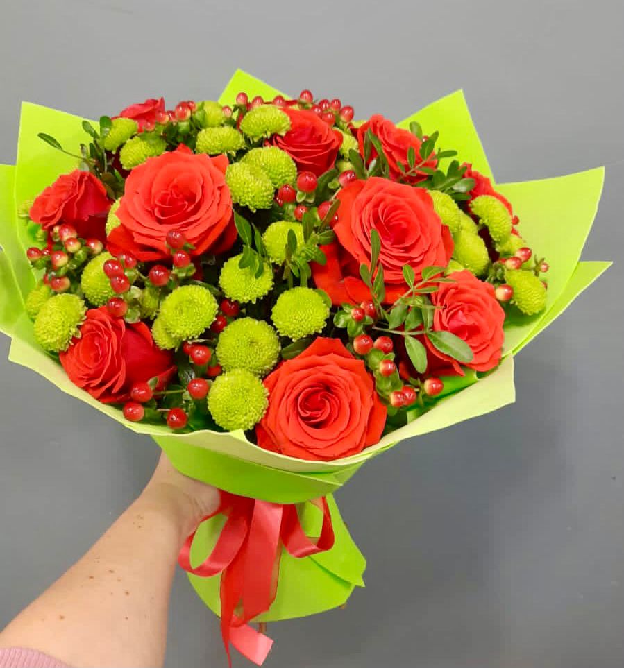 Букет цветов из: Хризантемы и Розы в Холме