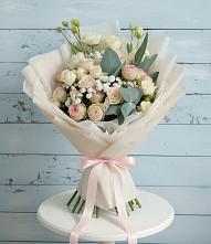 Букет цветов из:  Розы и Лизиантусы #REPLACE_PRED# Холме