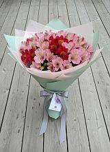 Букет цветов из:  Альстромерии в Холме