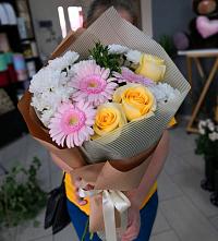 Букет цветов из:  Герберы, Розы и Хризантемы в Холме