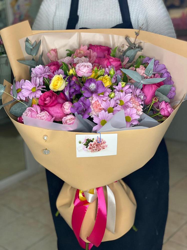 Букет цветов из: Хризантемы, Гвоздики и Альстромерии в Холме