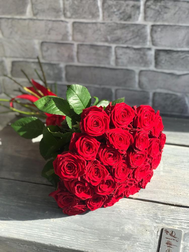 Букет Красные розы Фридом в Холме