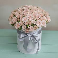 Цветочная композиция из Розы в шляпной коробке в Холме