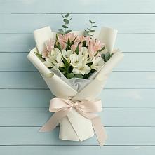 Букет цветов из:  Альстромерии #REPLACE_PRED# Холме