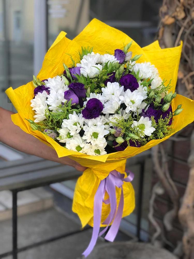 Букет цветов из: Ирисы, Хризантемы и Ромашки в Холме