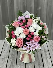 Букет цветов из:  Альстромерии, Гвоздики, Розы и Хризантемы в Холме