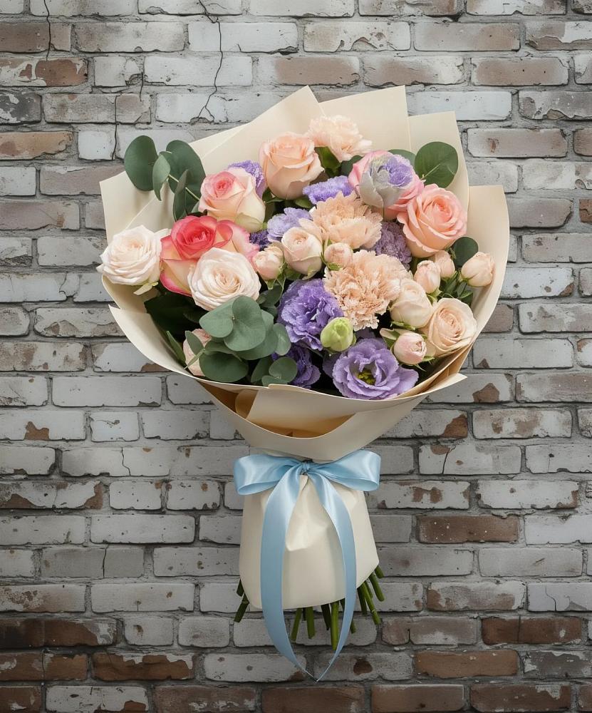 Букет цветов из: Розы, Лизиантусы и Гвоздики в Холме