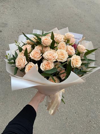 Букет Кремовые розы Латте в Холме