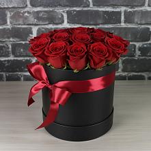 Цветочная композиция из Розы в шляпной коробке в Холме