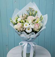 Букет цветов из:  Розы и Лизиантусы в Холме