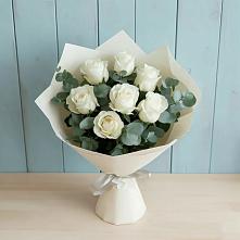 Букет Белые розы в Эвкалипте в Холме