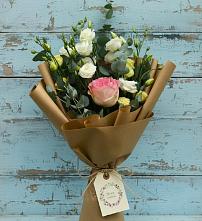 Букет цветов из:  Розы и Лизиантусы в Холме