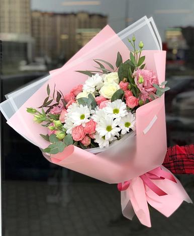 Букет цветов из: Розы, Лизиантусы и Хризантемы в Холме