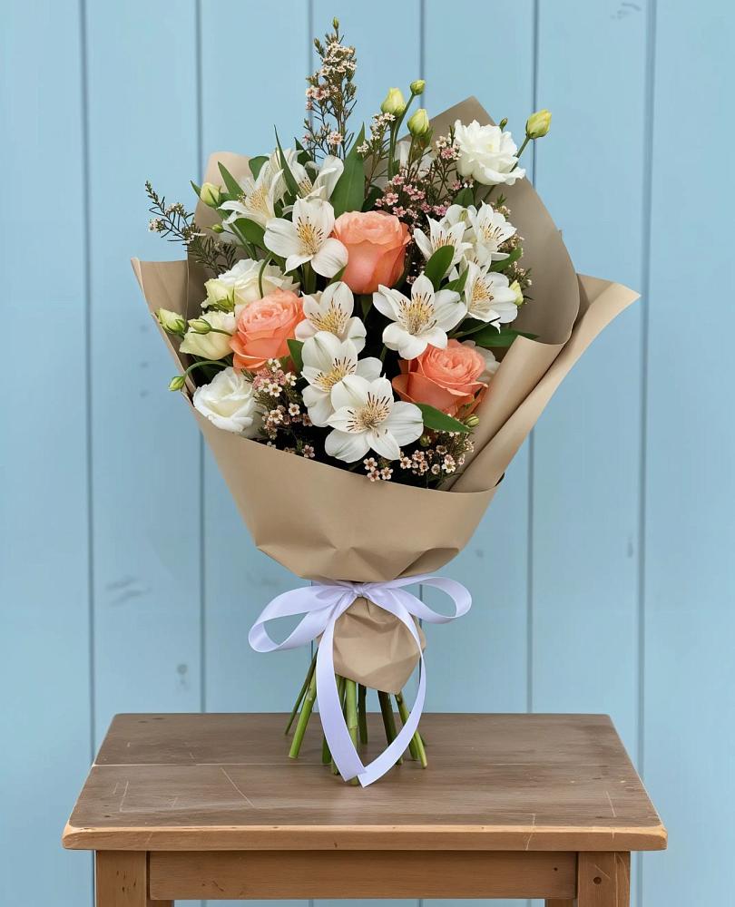 Букет цветов из: Альстромерии, Лизиантусы, Розы и Хризантемы в Холме