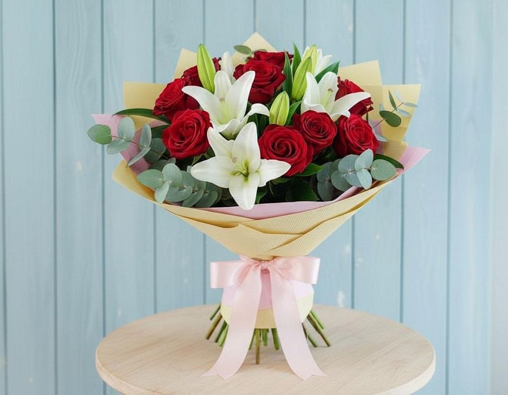 Букет цветов из: Лилии и Розы в Холме